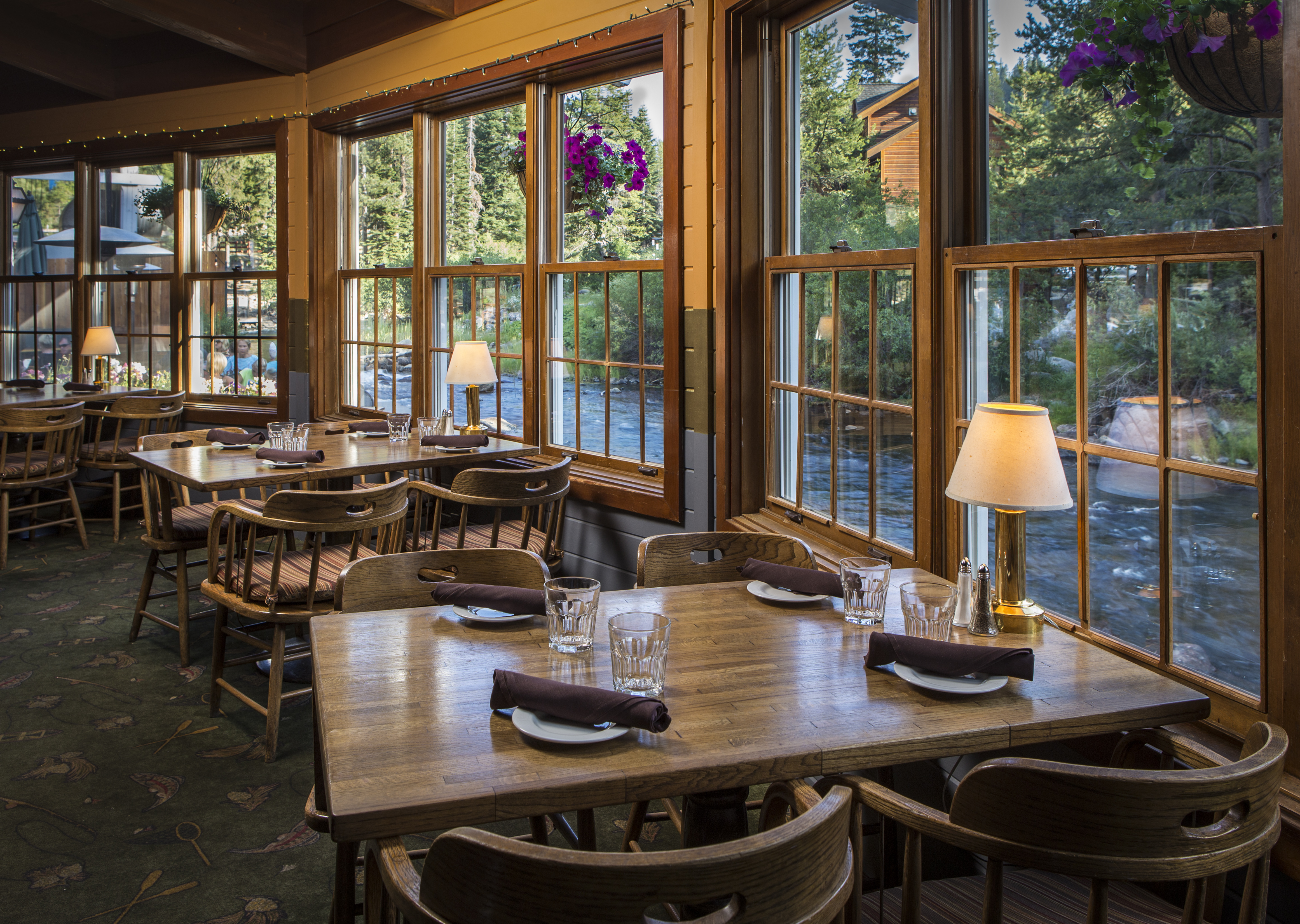 River Ranch Lodge and Restaurant - Go Tahoe North